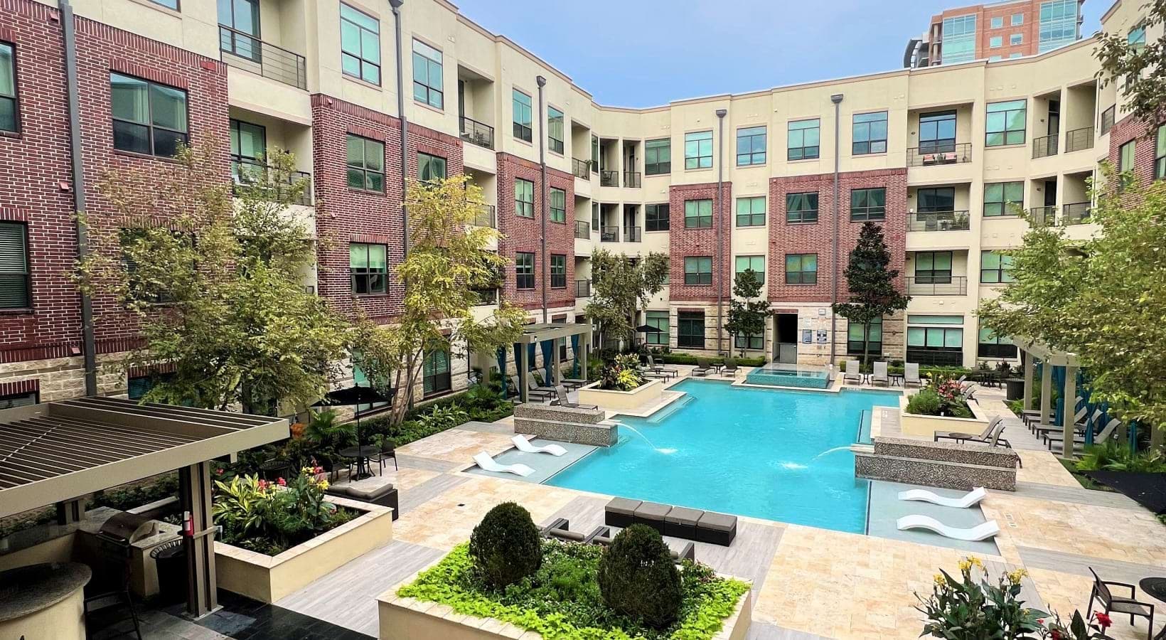 The Millennium High Street pool photo