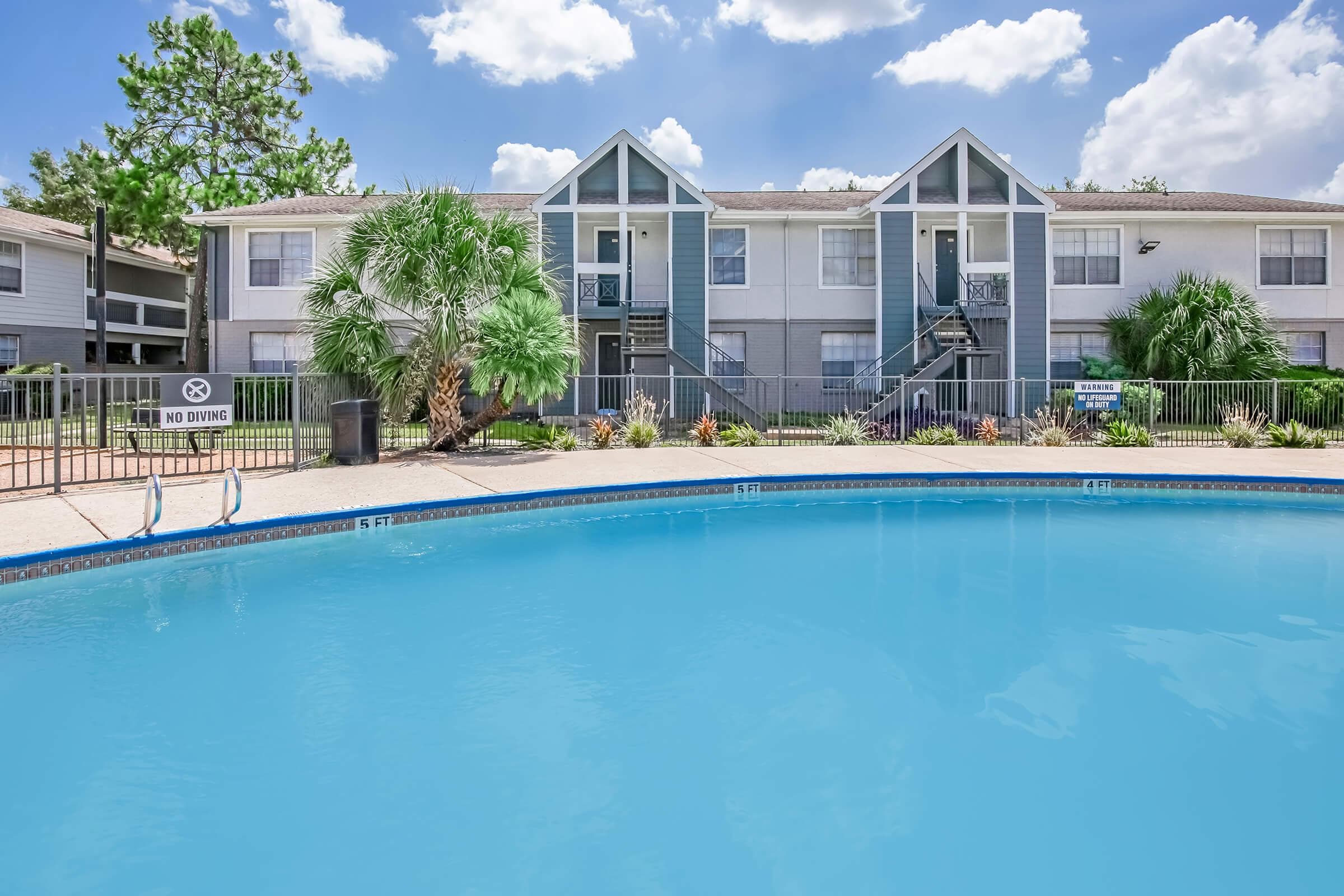Eden Pointe At Wilcrest — exterior and grounds