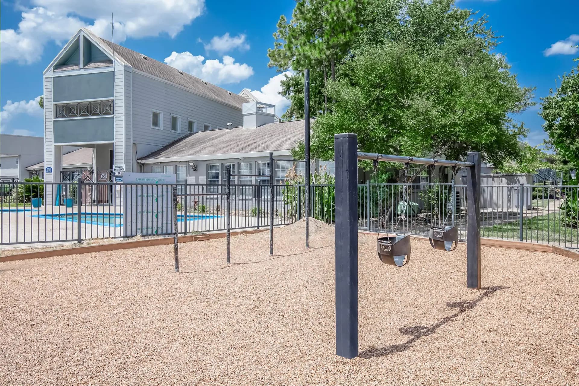 Eden Pointe At Wilcrest photo 2