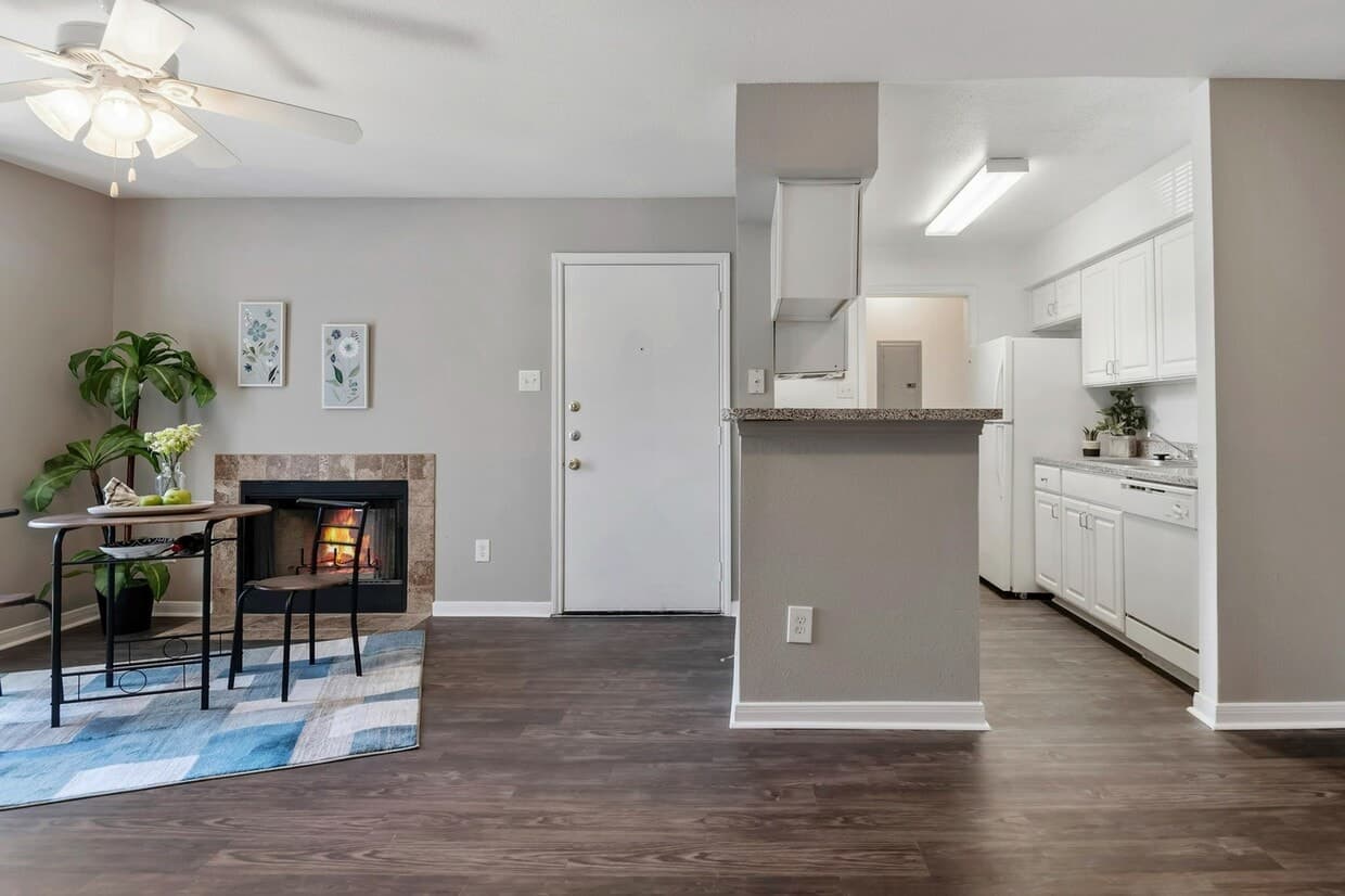 Driscoll Place photo 3