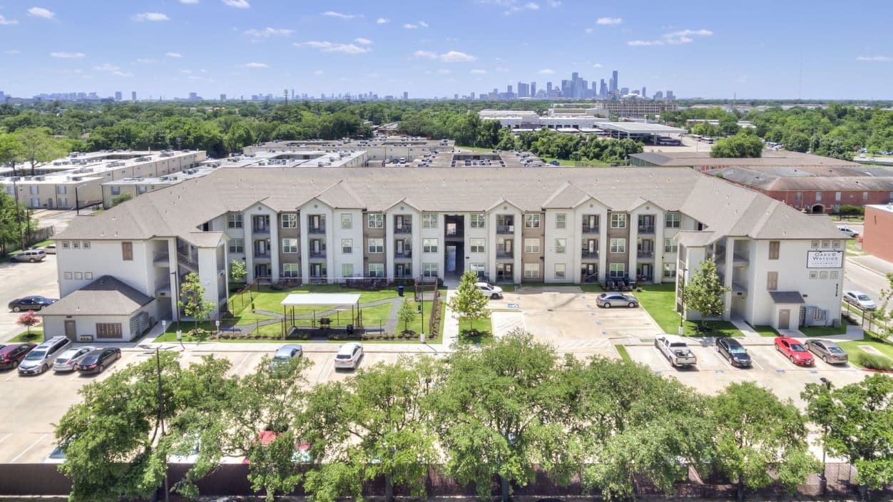 Oaks At Wayside building exterior photo