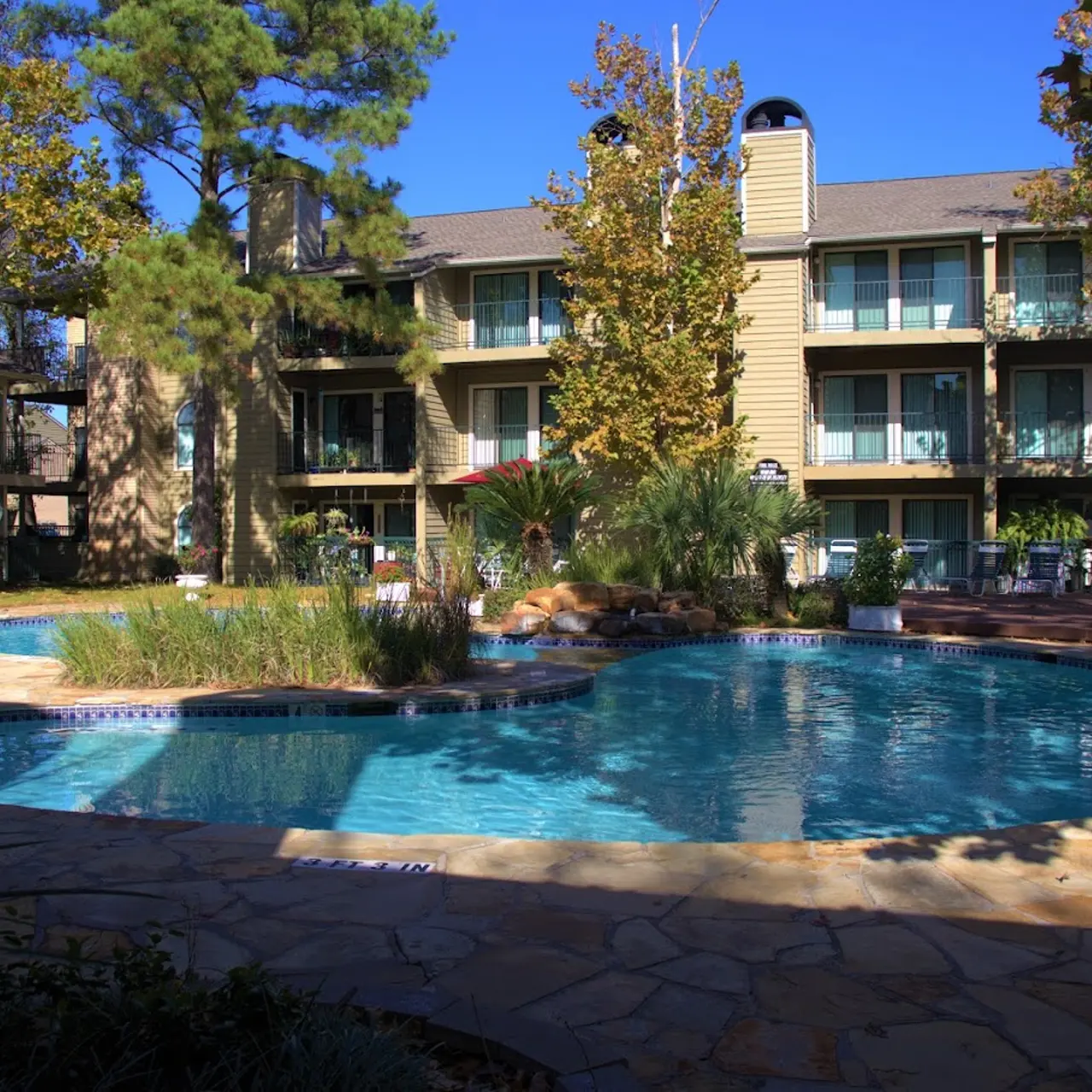 Eagle Hollow — exterior and grounds