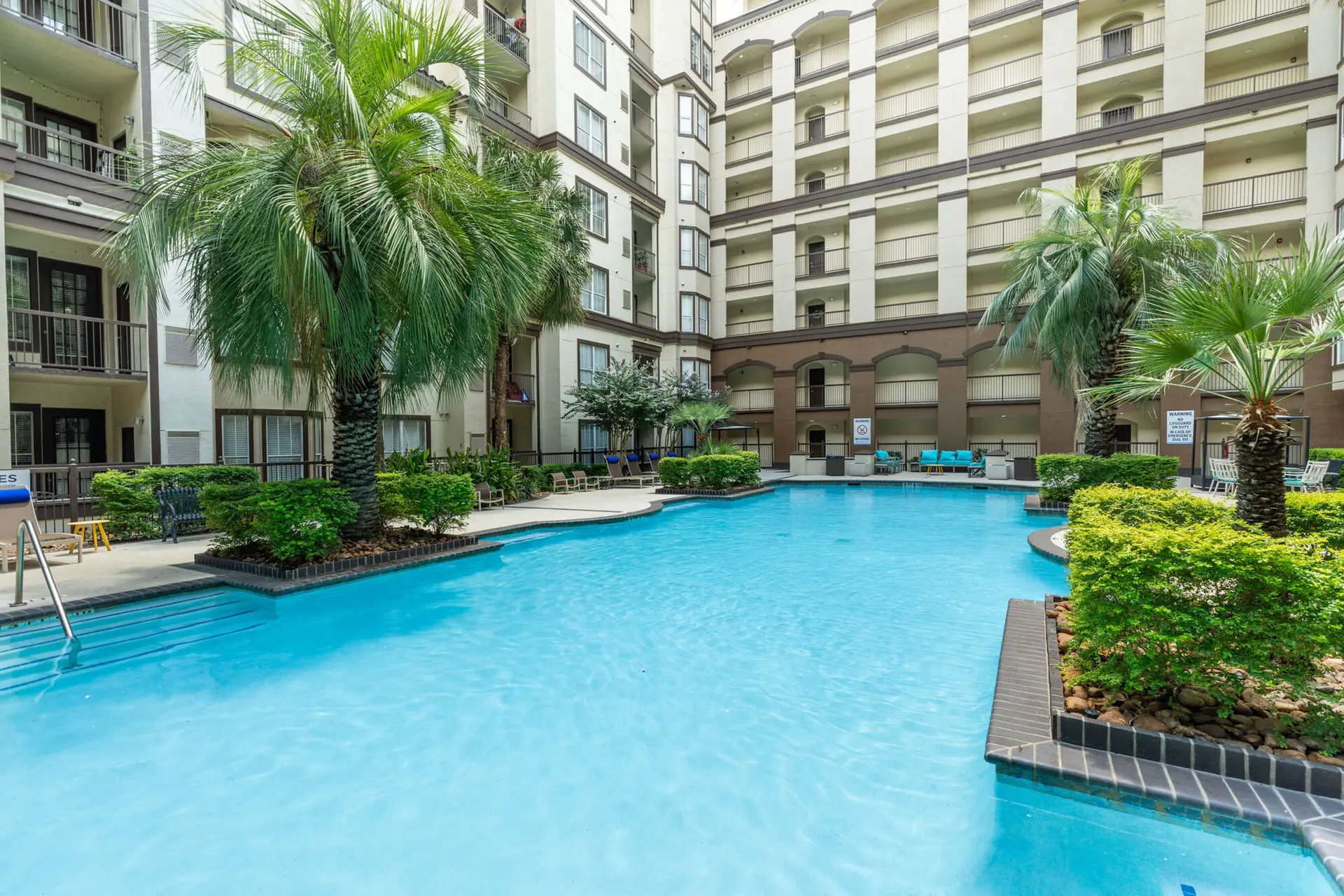 4001 Midtown photo 2