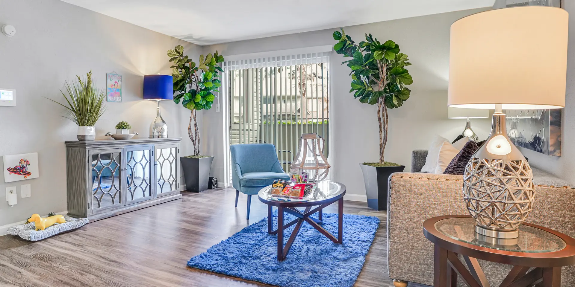 Willow Lake living room photo