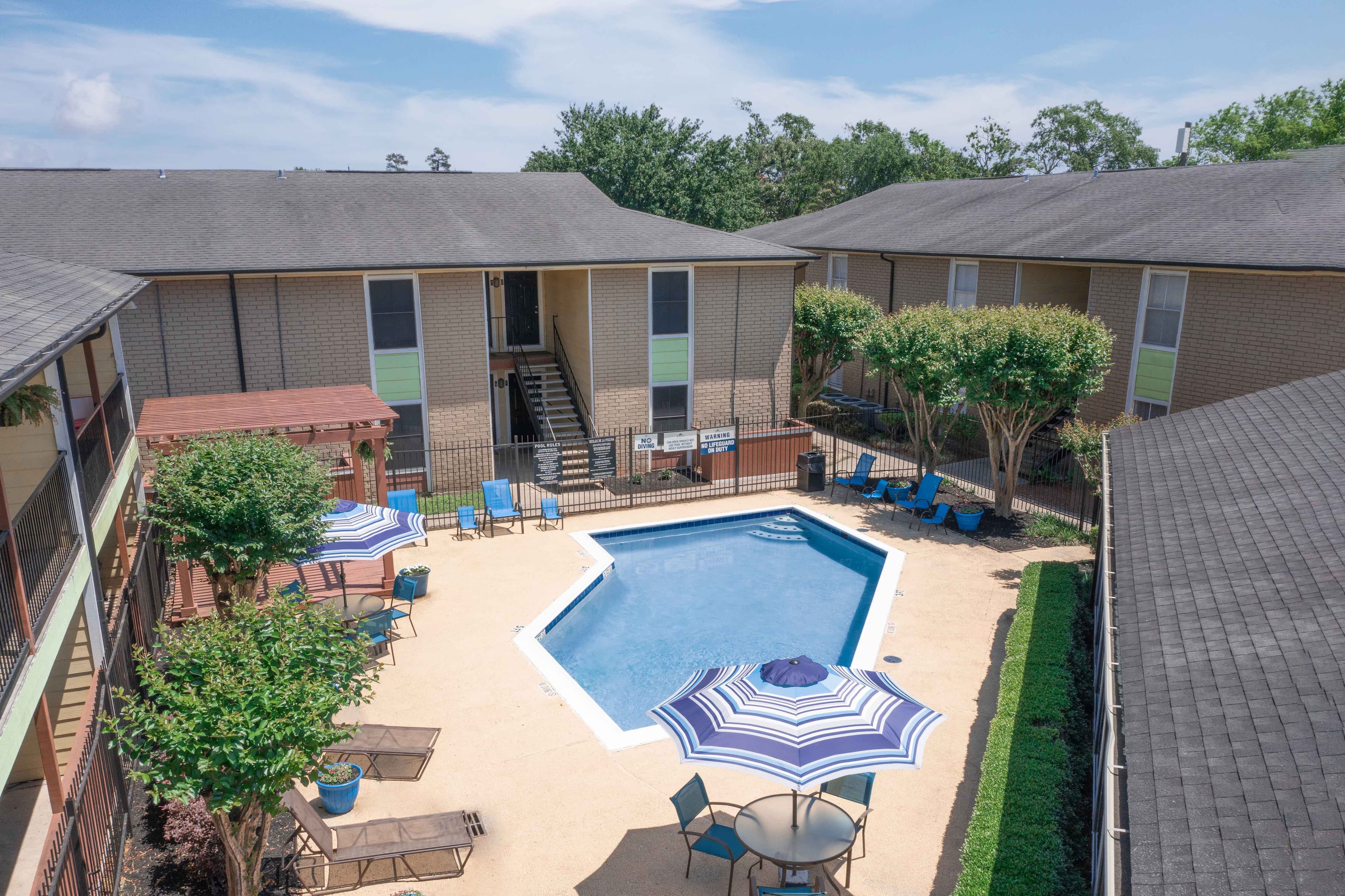 Sedona Pointe — exterior and grounds