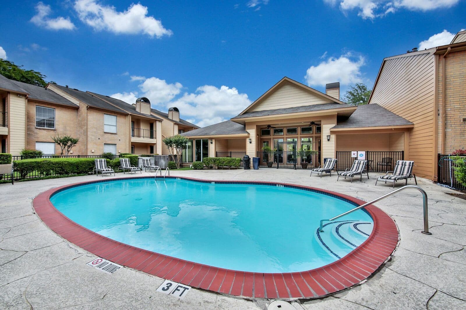 Parc Bay pool photo