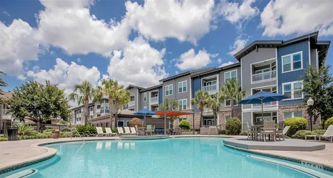 Delray — exterior and grounds