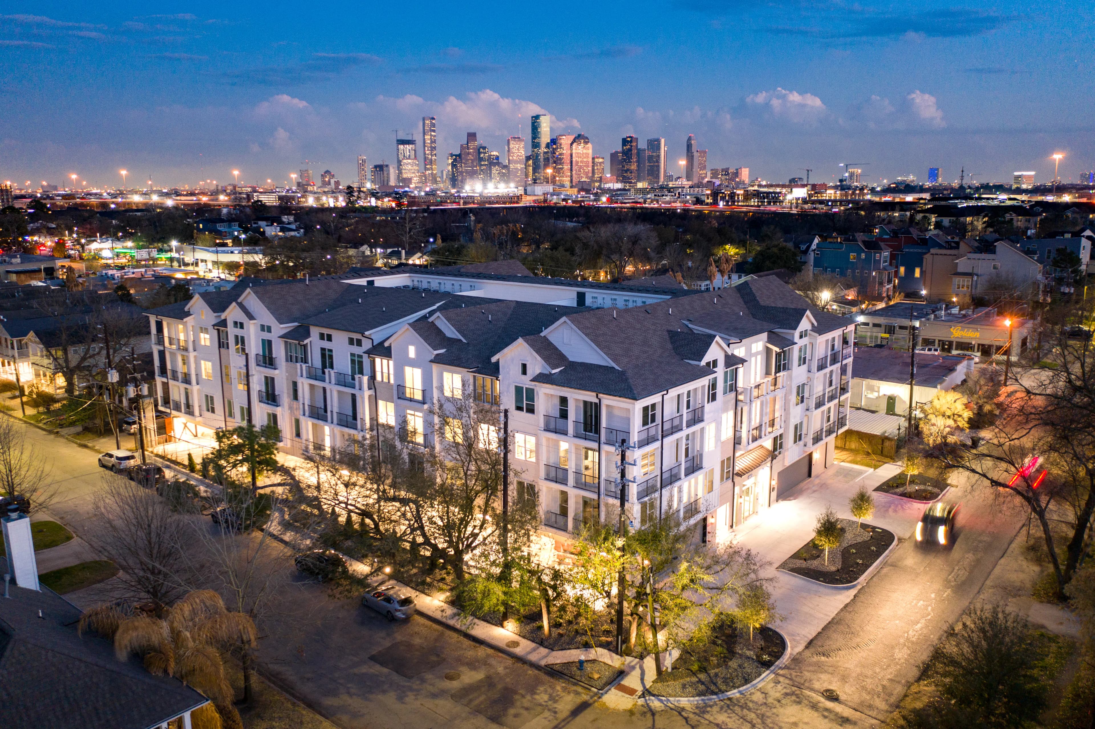 White Oak Heights — exterior and grounds