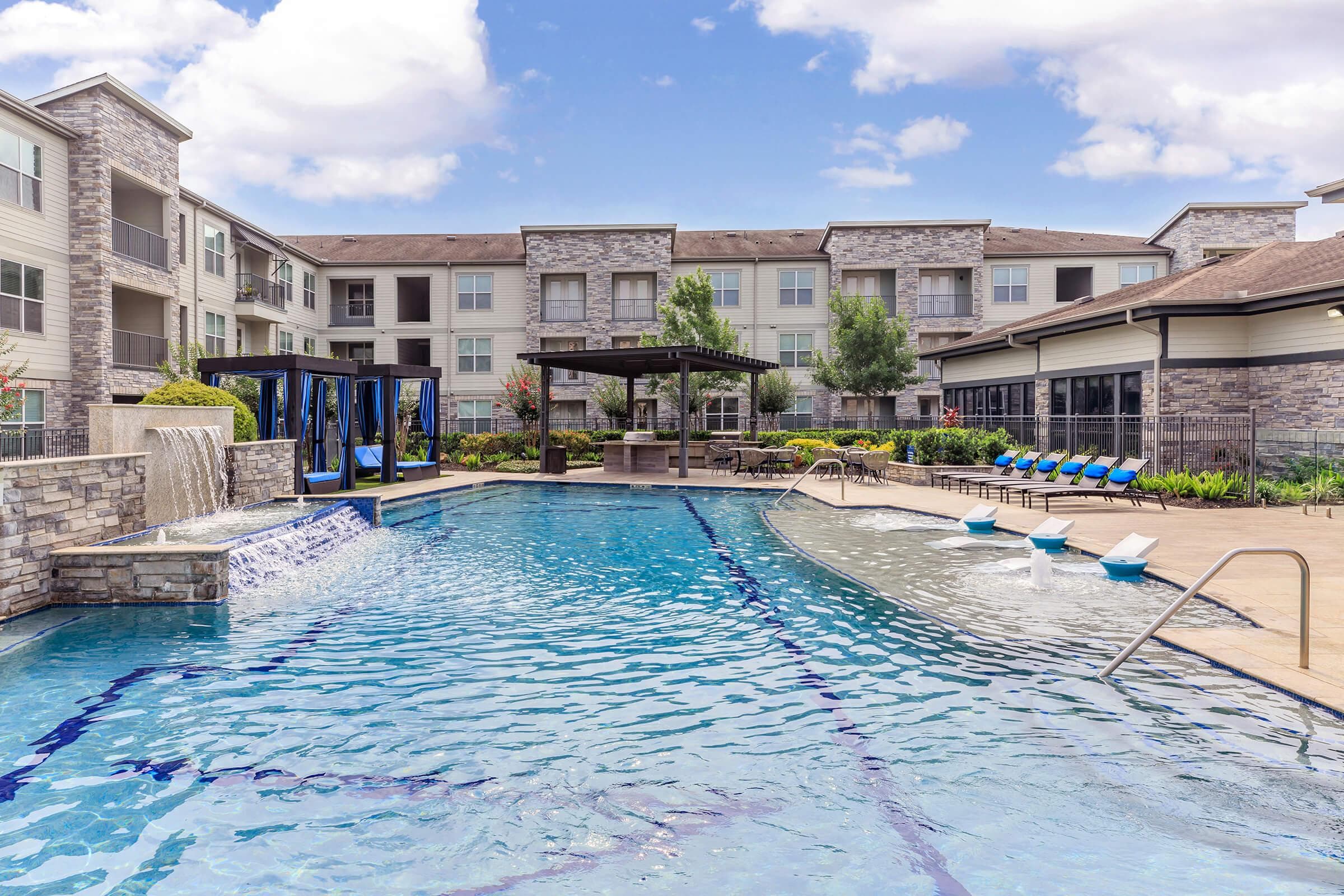 Vista Energy Corridor — exterior and grounds
