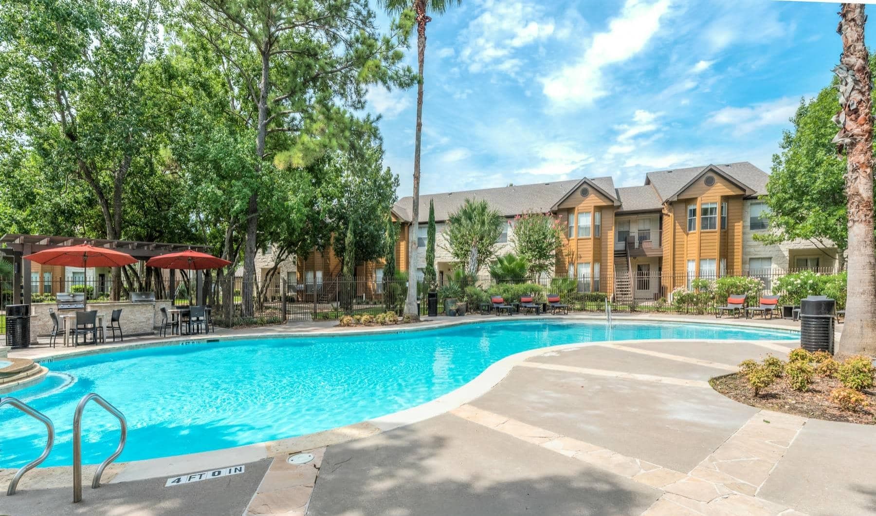 Stonebrook — exterior and grounds