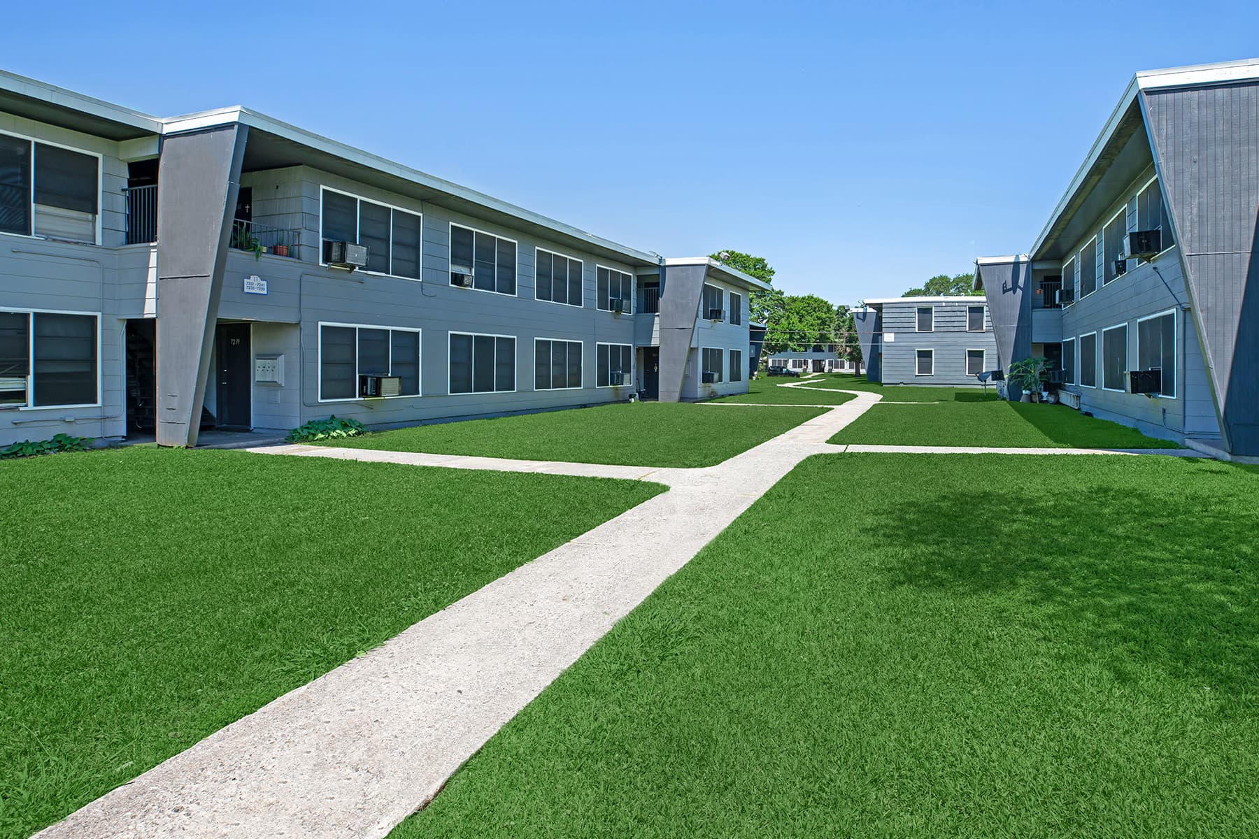 Patricia Manor — exterior and grounds