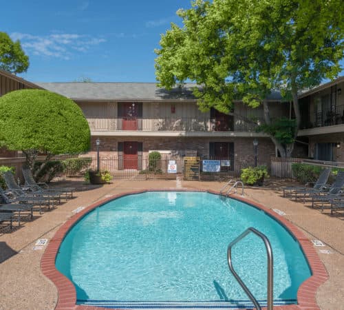 Meyer Oaks — exterior and grounds