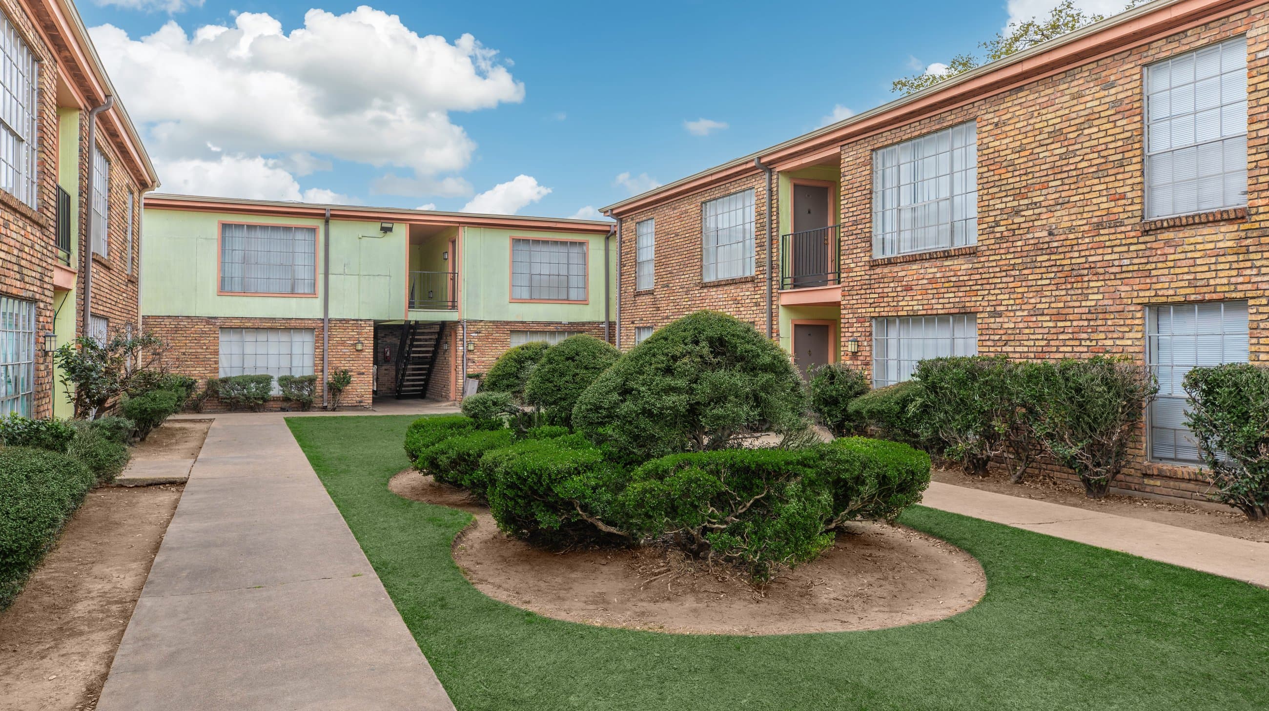 Southern Oaks photo 3