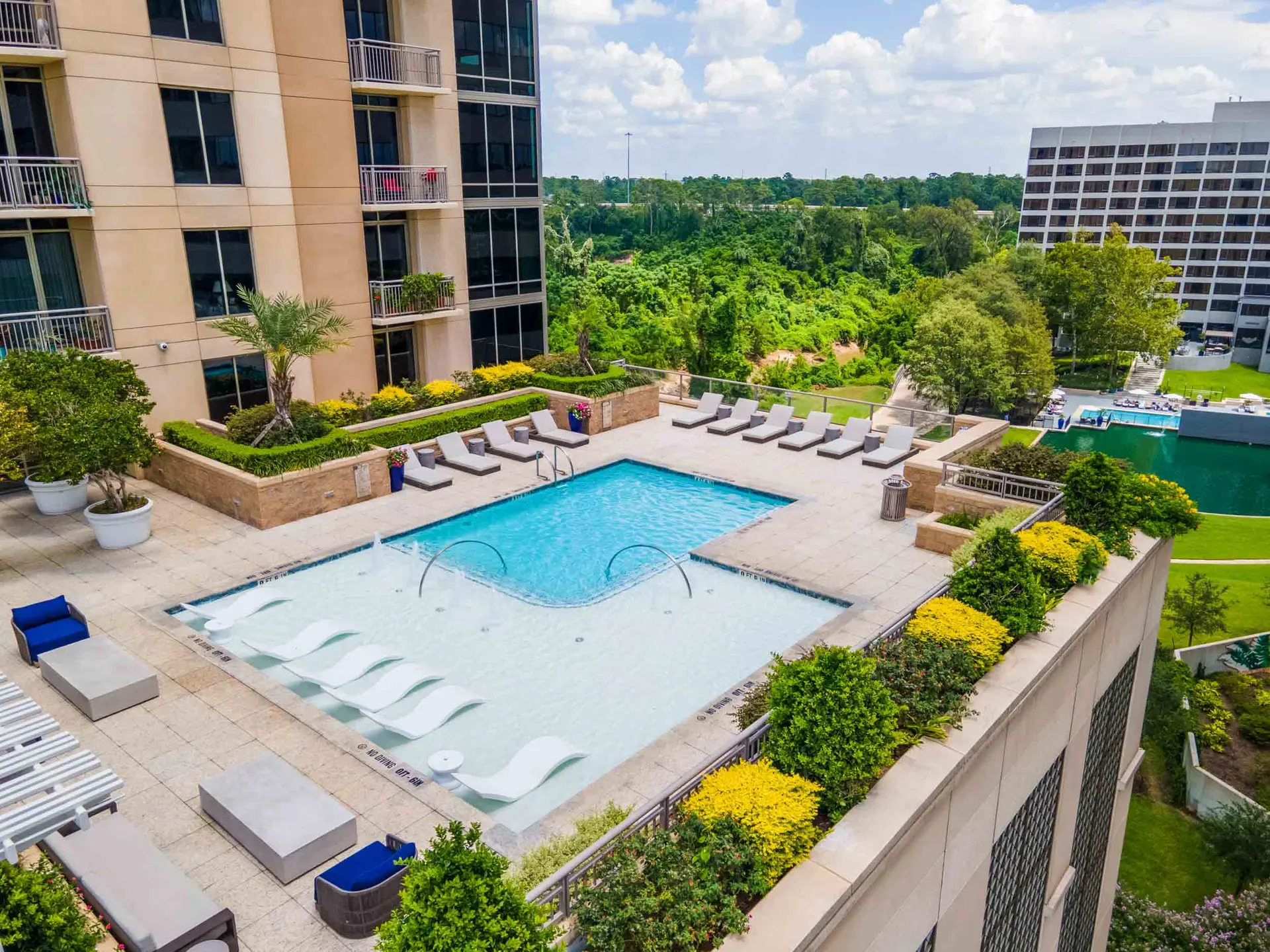 7 Riverway photo 2