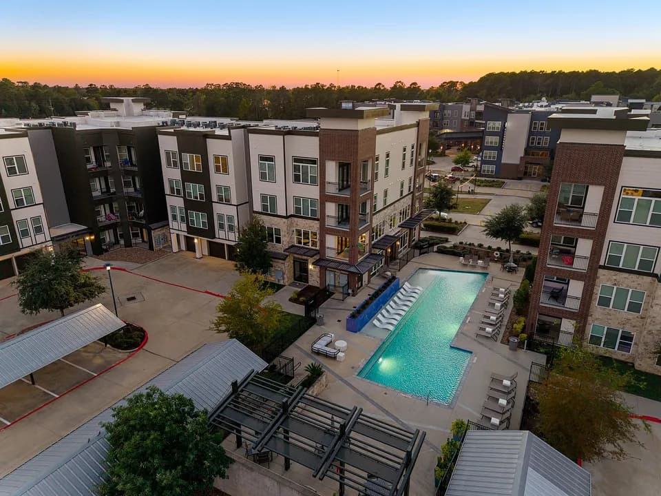 Enclave At Woodland Lakes photo 3