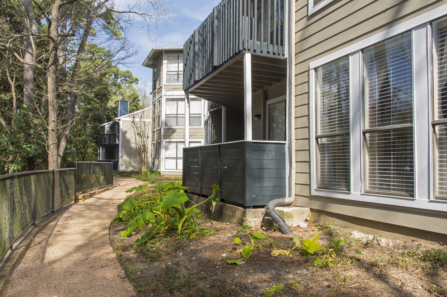 Riverwalk — exterior and grounds