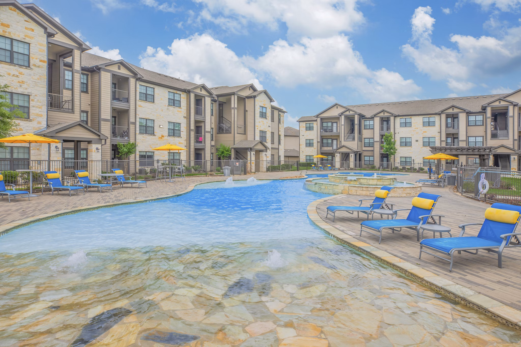 Willowbend I pool photo
