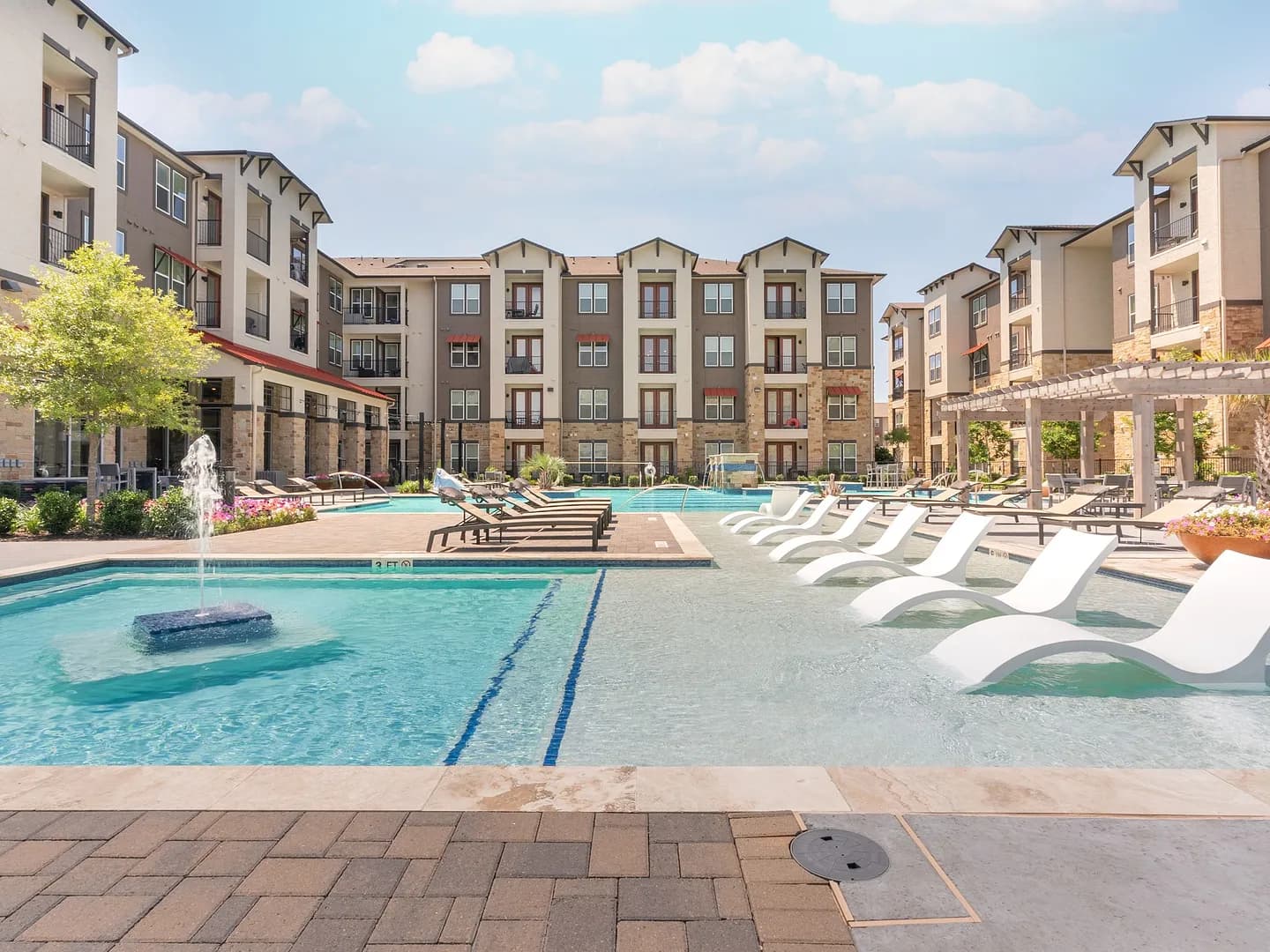 Radius West — exterior and grounds