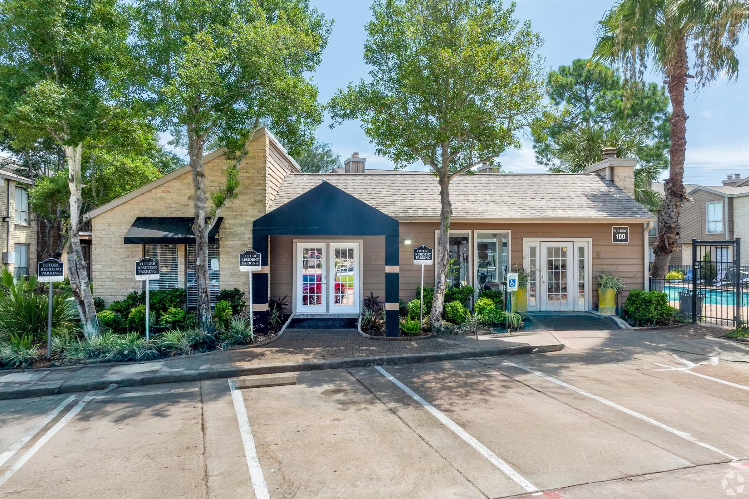 Estates At Westchase — exterior and grounds