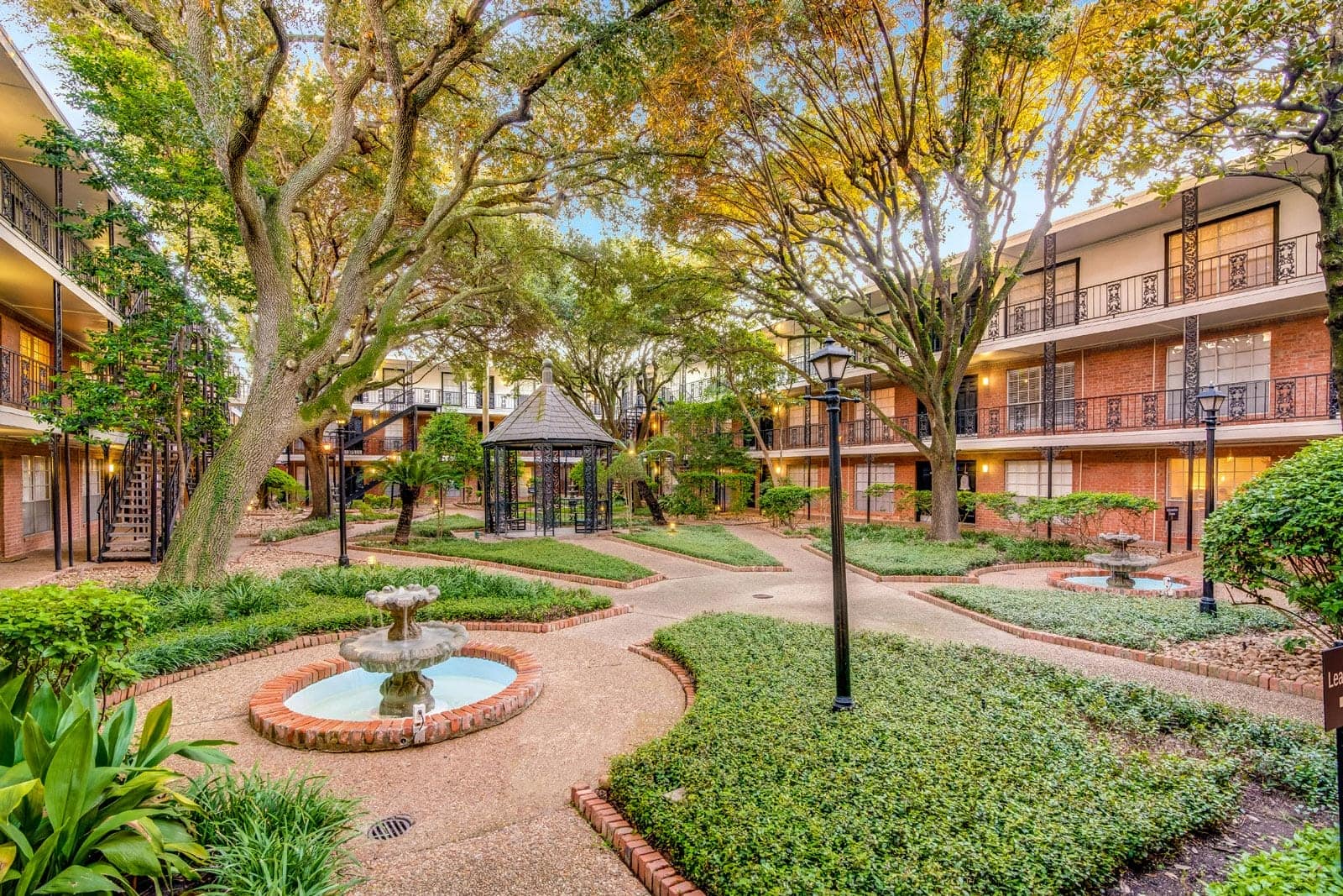 Allen House — exterior and grounds