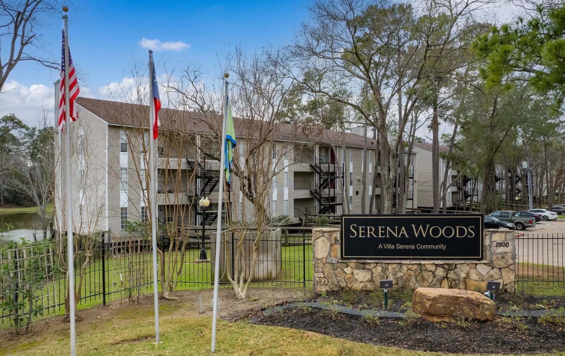Serena Woods photo 2